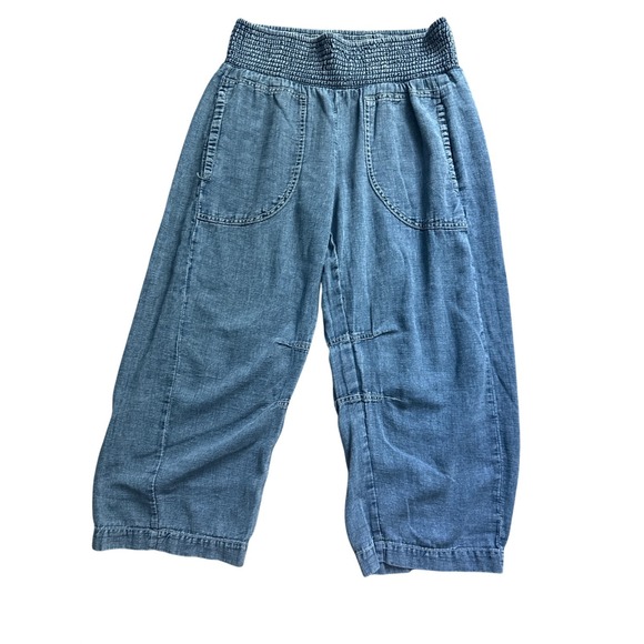 Pilcro and the Letterpress Pants - Anthropologie Pilcro Reese Smocked Waist soft denim Cropped Pants XSP